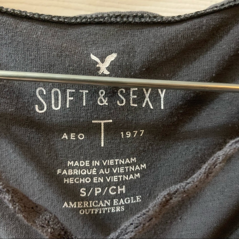 AEO Grey Soft & Sexy Strappy V Neck Tee Small - Picture 2 of 8